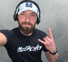 Andrew Steckel's Instagram, Twitter & Facebook