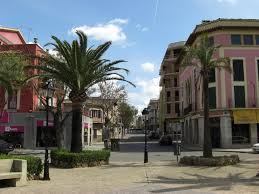 Interior moderno con vistas al mar