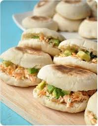 Batbouts Farcis Petits Pains Marocains Pich A La Fraise Recettes De Cuisine Cuisine Recette Marocaine Facile