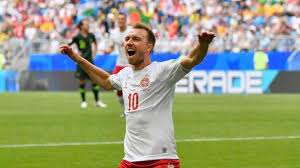 Le milieu offensif du danemark christian eriksen s'est écroulé subitement et a subi un massage cardiaque, au milieu de ses coéquipiers sous le choc. Fussball Der Konig Von Danemark Christian Eriksen Ist Ein Ausnahmekonner