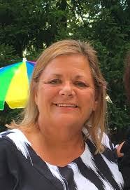 Lisa Ardis's Instagram, Twitter & Facebook