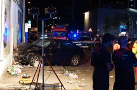 Aktuelle nachrichten zu unfällen in stuttgart. Unfall In Stuttgart Feuerbach Auto Erfasst Mehrere Fussganger Auf Der Borsigstrasse Stuttgart Stuttgarter Zeitung