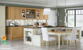 انواع المطابخ المنزلية لوكشين ديزين نت Contemporary Oak Kitchen Farmhouse Kitchen Decor Farmhouse Kitchen Design