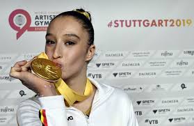 Its main competitor, the american sunisa lee only obtained 15,200. Nina Derwael Erneut Weltmeisterin Am Stufenbarren