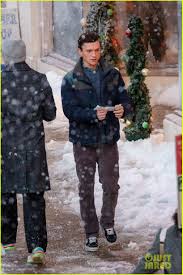 Subscribe for daily uploads of all your favourite celebrity. Tom Holland Zendaya Shoot Scenes Together For Spider Man 3 Photo 1304818 Spider Man Tom Holland Zendaya Pictures Just Jared Jr