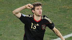 A german hero in 2010, mueller scored five times in south africa and showed off a range of extraordinary skills on his way to becoming both best young. Fifa Fussball Weltmeisterschaft 2010 Nachrichten Zwei Titel Fur Thomas Muller Fifa Com