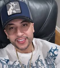 Carlitos Rossy profilis