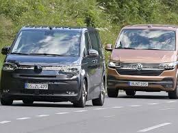 Vw bus bekommt digital cockpit, esim, mehr. Vw T7 Multivan 2021 Zeigt Sich Kaum Noch Getarnt Im Schnee