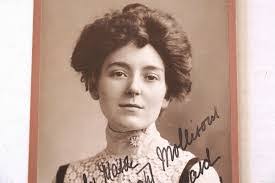 Ethel Knight's Instagram, Twitter & Facebook