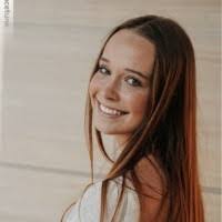 Lia Hanson's Instagram, Twitter & Facebook