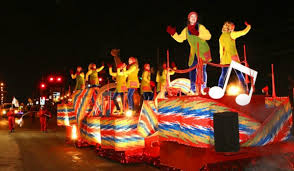 Der aschermittwoch, der den anfang der fastenzeit markiert, ist immer 40 tage vor ostern und sonntage werden nicht mitgezählt. Weiberfastnacht 2015 In Quebec Den Bonhomme Karneval Kennenlernen