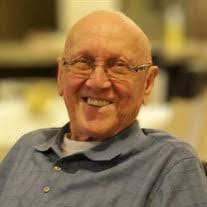 Edward Maxim's Instagram, Twitter & Facebook