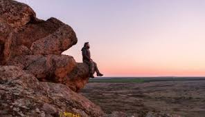 Grammatically, this word boulder is a noun, more specifically, a countable noun. 5 Ways To Add Meaning To Your Life Flying Solo