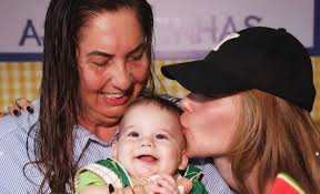 José Leonardo emociona web ao chamar avó de “vovó” em momento fofo com  Virginia