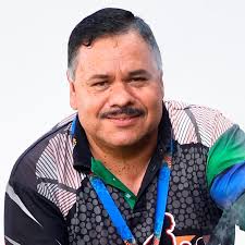 Townsville musician Trevor Prior's act of kindness builds teen's confidence 