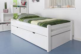 Schönes gebrauchtes bett mit unterbett und lattenrost und matratze und einem lattenrost von ikea allerdings fehlt ein balken. Bett Mit Ausziehbett
