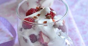 Recette Verrines Cremeuses De Fruits Rouges Et Biscuit Rose Recette Recette Verrine Alimentation Envie De Bien Manger