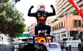 Seul bottas tente de le suivre à 1 tandis que sainz est déjà à 3 de la tête. Syasihg Dladsm
