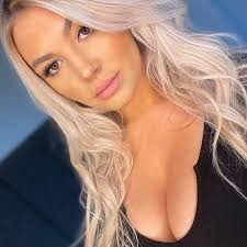 Our website purchases onlyfans accounts from users or from the onlyfans app. Only Fans Star Buys Dream Car And Five Bedroom House After Earning 35 000 A Month Belfast Live
