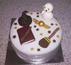 Piques animaux, piques faites donc preuve d'imagination et habillez le gâteau de votre enfant de mille feux et de mille couleurs pour que l'événement soit à la hauteur des. Comestible Fait Main Harry Potter Theme Gateau Danniversaire Etsy
