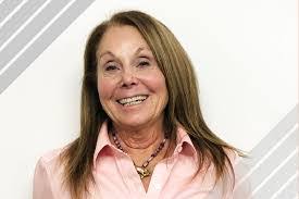 Lori Lamp's Instagram, Twitter & Facebook