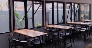 Memasukkan makanan pokok ke dalam mulut serta mengunyah dan menelannya. 10 Cafe Di Pontianak Yang Instagramable Paling Hits Borneo Id