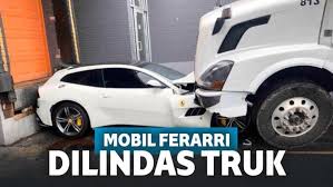 Jangan pandang rendah pekerjaan sopir truk. Bos Ogah Bayar Gaji Karyawan Ferrari Nya Dilindas Truk