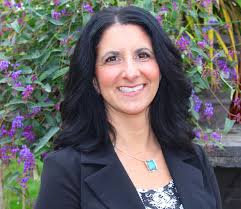 Renee Tiner's Instagram, Twitter & Facebook