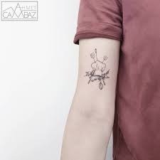 Tatto imut di tangan ini sangat keren menghiasi tangan menjadi lebih menarik di banding sebelumnya. Inspirasi Tato Tato Simpel Dan Keren Di Tangan
