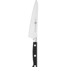 Some people call them bread knives, but we think serrated knives are more versatile than that. Bread Knife Vs Utility Knife Which Type Of Serrated Knife Is For You Gear Heads Youtube