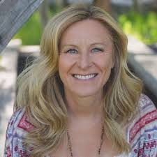 Amélie Chanda is a Wellness Coach for complete fitness & nutrition plans