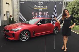 Elettra miura lamborghini è una ereditiera italiana nata a bologna il 17 maggio 1994 sotto il segno zodiacale del toro, è alta un metro e sessantacinque centimetri, pesa circa sessantacinque chili ed ha. Kia Stinger Finisce In Tv Con Elettra Lamborghini Mondo Auto Automoto