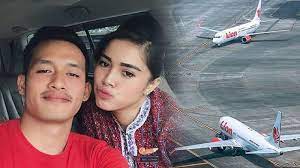Adapun bonus yang akan didapatkan pramugari lion air antara lain asuransi, uang terbang, serta jaminan kesehatan. Unggahan Pacar Pramugari Lion Air Jt 610 Setelah Jasad Kekasihnya Dimakamkan Tribunnews Com Mobile