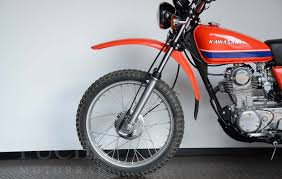 Această motocicletă dualsport ușoară a fost folosită de câțiva ani de către armata americană pentru o varietate de sarcini. Fuchs Motorrad Bikes Kawasaki Kl 250