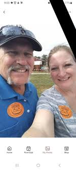 How can I contact the two people who helped me after my car accident