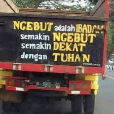 Berita viral terhot dari dunia hiburan hanya di hot liputan6.com Bikin Senyum 10 Tulisan Nyeleneh Di Bak Truk Ini Ada Benarnya Juga