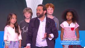 He is best known for hosting the popular french tv show touche pas à mon poste !. Tpmp Cyril Hanouna Donne Son Avis Sur Le Retour Des Enfants De La Tele