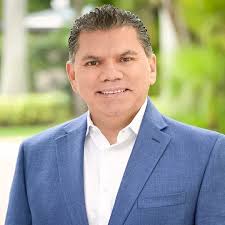 Hollywood Central West Agents, 82 Compass Real Estate Agents