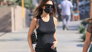 Снималась в клипе robin thicke ft. Emily Ratajkowski Betont Ihren Babybauch Mit Sexy Outfit Promiflash De