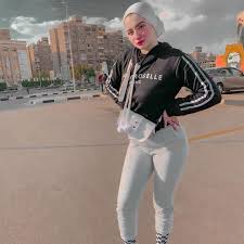 هذا الطلاق بالوصف المذكور فيه خلاف بين أهل العلم، الجمهور من أهل العلم، والأئمة الأربعة يقولون: Ù‚ØµØ© Ø­Ù†ÙŠÙ† Ø­Ø³Ø§Ù… Ù…Ø¹ ØªØ·Ø¨ÙŠÙ‚ Ù„Ø§ÙŠÙƒÙŠ ÙƒØ§Ù…Ù„Ø© Ù…ÙˆØ³ÙˆØ¹Ø© Ù†Øª