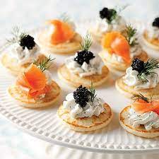 Faites fondre le reste de beurre pour la sauce et ajoutez le citron, les amandes effilées et les noisettes concassées. Enceinte Ce Que Vous Pouvez Manger A Noel Maman Vogue