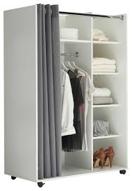 Dann werfen sie einen blick auf den holzschrank im dänischen design, das graue möbel hat es verdient! Kleiderschrank Mit Vorhang Und Praktischen Rollen
