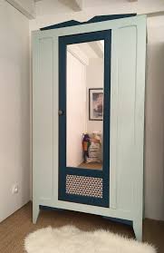 L Armoire Vintage Eliott A Ete Entierement Restauree Ses Nouvelle Couleurs Mint Bleu Canard Jaune Moutar Mobilier De Salon Meuble Vintage Restaurer Meuble