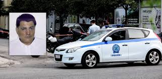 Οι φανατικοί της συνεπιμέλειας απειλούν δικαστές. Giannhs Dhmhtrakhs Me Ypswmenh Kai Sfigmenh Gro8ia Kalo Ta3idi Baggelh Bloko