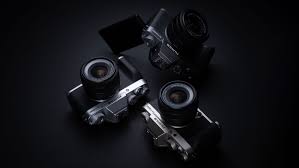 Step up to a bigger image sensor for superior image quality, and enjoy fast shooting speeds for action photos. The Best Cameras To Buy In 2021 Digital Camera World
