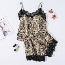Voir plus d'idées sur le thème short boxe, pyjama velours femme, short à taille haute. Femmes Gilet Satin Lingerie Crop Imprime Leopard Dentelle Pyjama Caraco Shorts Set Marron Marron Cdiscount Pret A Porter