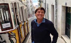 La sua carriera è iniziata oltre 50 anni fa, ma non si è mai arrestata anzi probabilmente ora è anche più famoso di prima. Gianni Morandi Eta Moglie Figli Altezza E Peso Tutti I Segreti Del Cantante Blognews