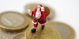 In österreich hat jeder es gibt natürlich auch einige sonderfälle was die auszahlung einer weihnachtsprämie betrifft. Bonus Am Jahresende Wie Viel Weihnachtsgeld Wird Gezahlt Kolnische Rundschau