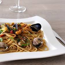 Spaghetti Vongola Moules Foodista 15 Spaghetti Recette Recettes De Cuisine Spaghetti