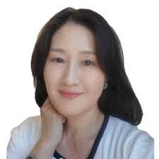 Mija Lee's Instagram, Twitter & Facebook